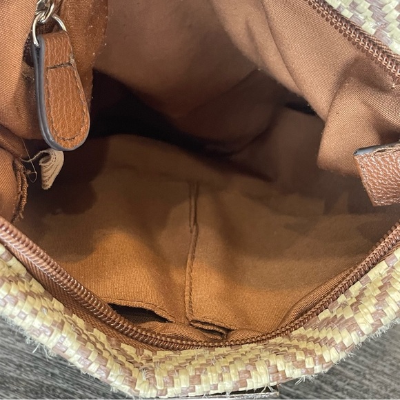 Brown Chevron Crossbody Bag. Weaved purse. Ink stains interior pocket. Pre-own. - Picture 6 of 12